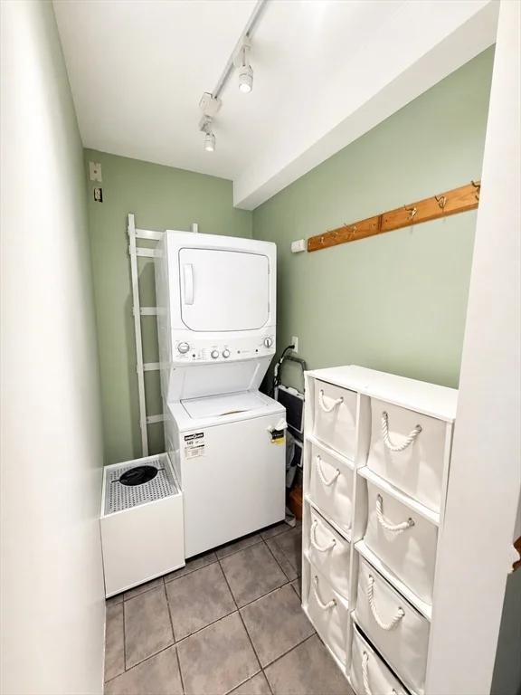 2 bed, 1 bath apartment for rent at 727 East 3rd St Unit 1, South Boston — photo 21 of 21