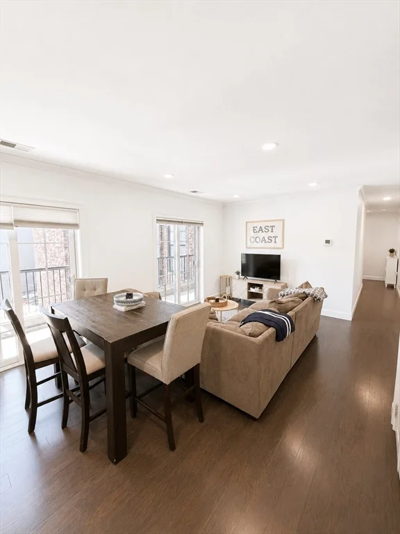2 bed, 2 bath apartment for rent at 728 East Broadway Unit 207, South Boston — photo 3 of 7