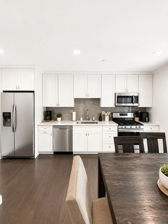 2 bed, 2 bath apartment for rent at 728 East Broadway Unit 207, South Boston — photo 1 of 7