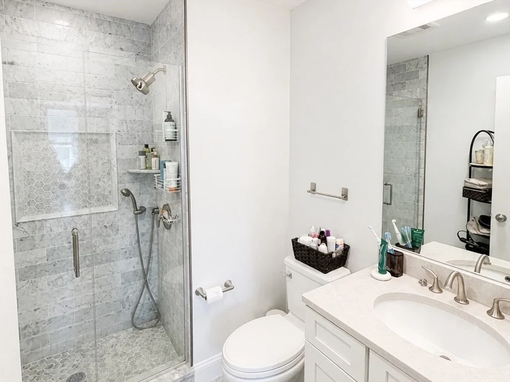 2 bed, 2 bath apartment for rent at 728 East Broadway Unit 301, South Boston — photo 5 of 5