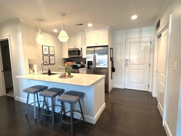 2 bed, 2 bath apartment for rent at 728 East Broadway Unit 303, South Boston — photo 1 of 15