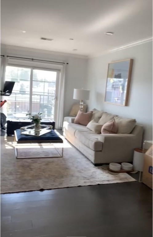 2 bed, 2 bath apartment for rent at 728 East Broadway Unit 303, South Boston — photo 4 of 15