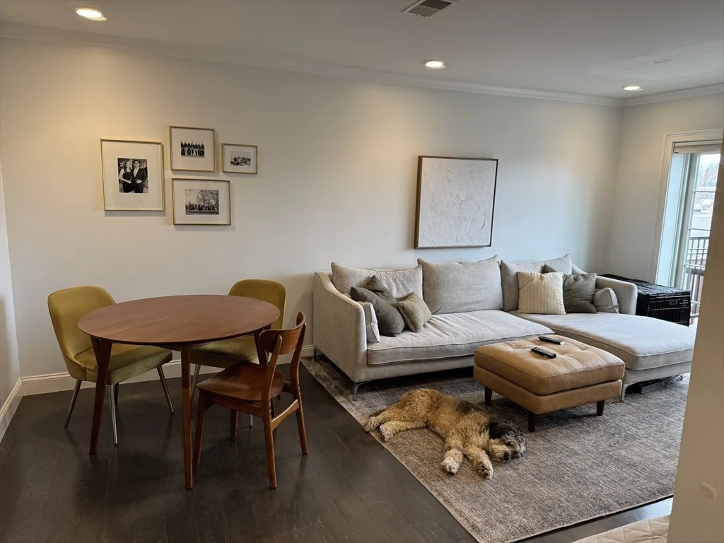 2 bed, 2 bath apartment for rent at 728 East Broadway Unit 306, South Boston — photo 4 of 10
