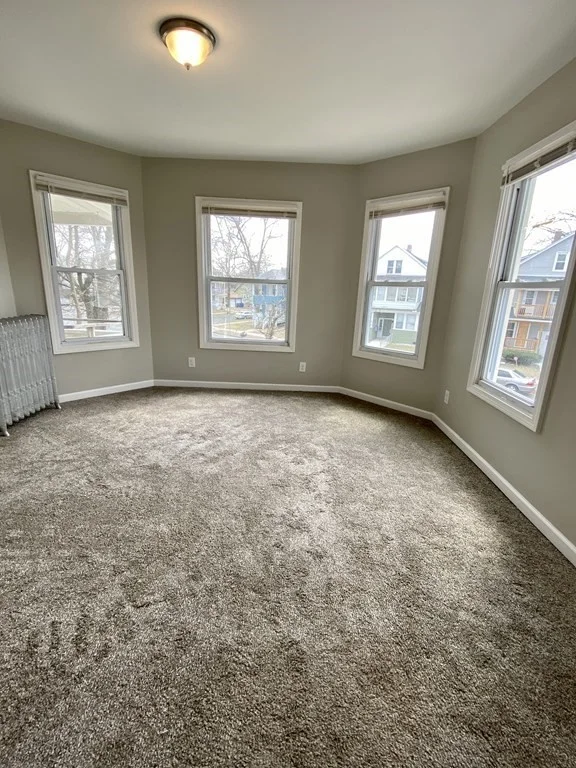5 bed, 1 bath apartment for rent at 729 Belmont Ave Unit 2, Springfield — photo 2 of 12