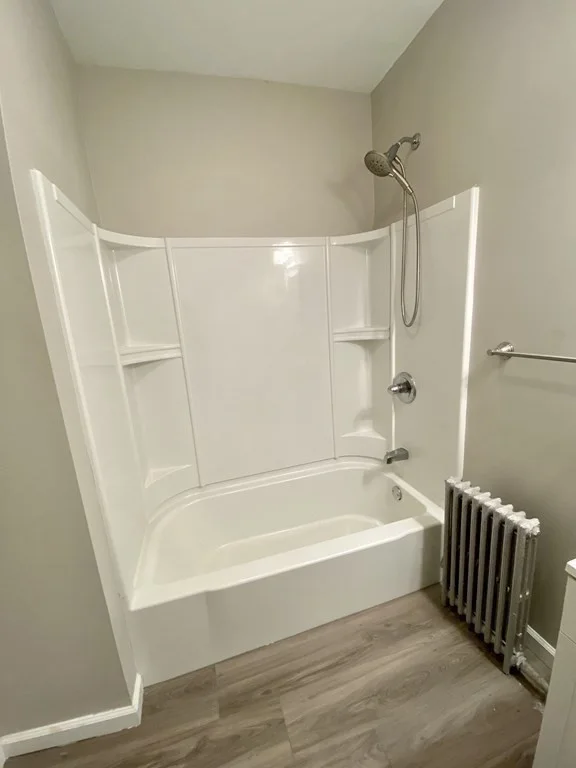 5 bed, 1 bath apartment for rent at 729 Belmont Ave Unit 2, Springfield — photo 9 of 12