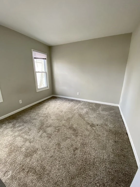 5 bed, 1 bath apartment for rent at 729 Belmont Ave Unit 2, Springfield — photo 3 of 12