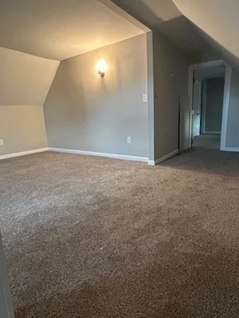 5 bed, 1 bath apartment for rent at 729 Belmont Ave Unit 2, Springfield — photo 8 of 12