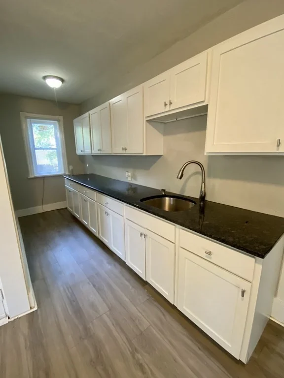 3 bed, 1 bath apartment for rent at 729 Belmont Unit 1, Springfield