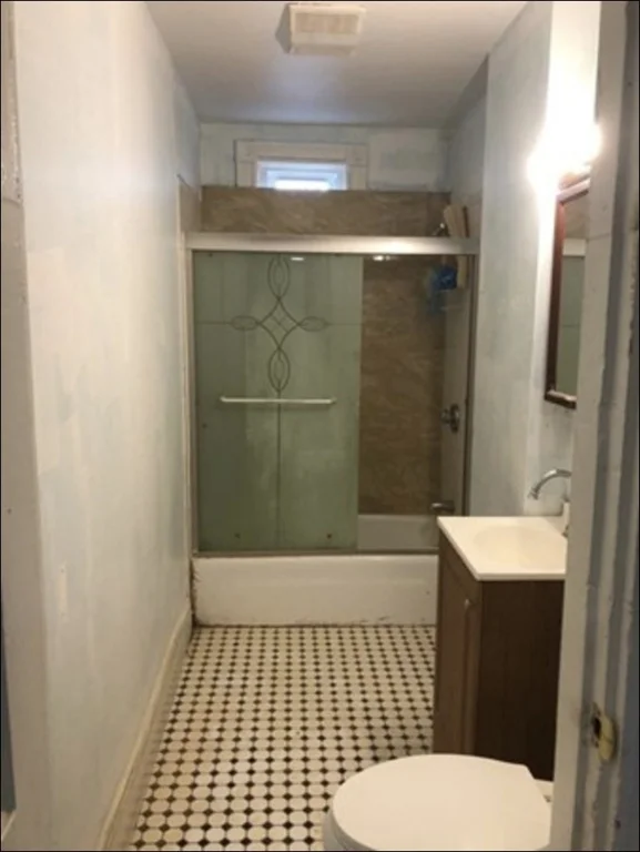 4 bed, 1 bath apartment for rent at 729 Broadway Unit 2, Chelsea — photo 8 of 9