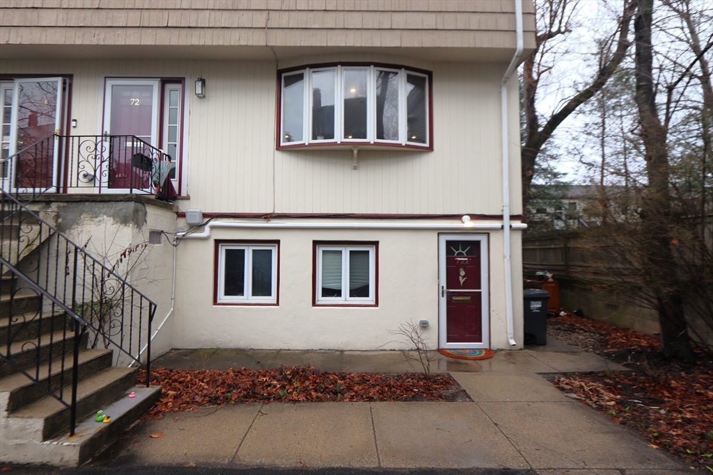 1 bed, 1 bath apartment for rent at 72A Cushing St Unit 1, Strawberry Hill