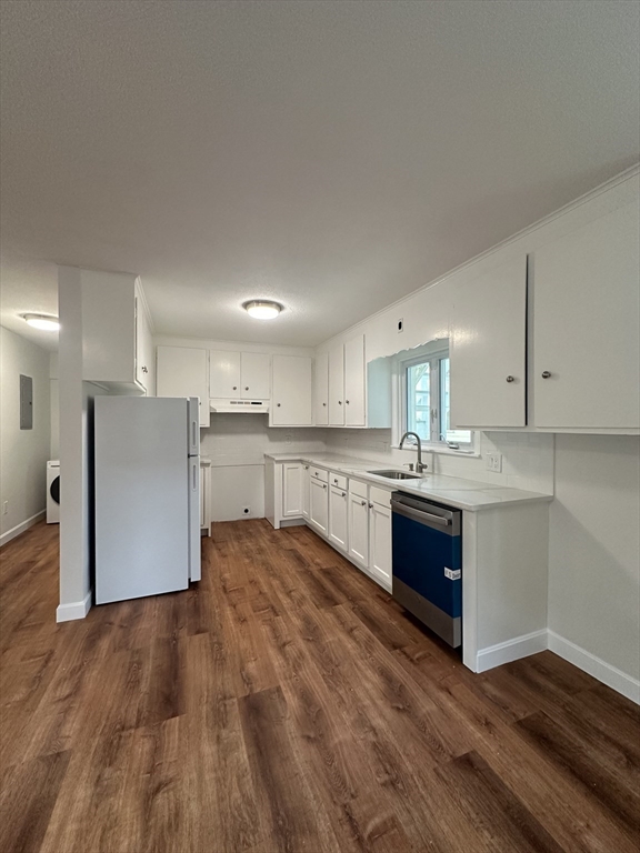1 bed, 1 bath apartment for rent at 72A Cushing St Unit 72A, Strawberry Hill — photo 3 of 11