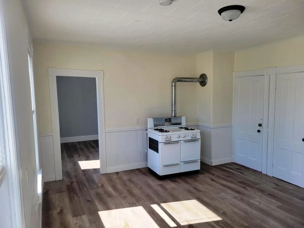 2 bed, 1 bath apartment for rent at 73 1/2 Esther St Unit 3, Worcester — photo 5 of 22