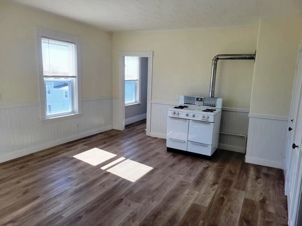 2 bed, 1 bath apartment for rent at 73 1/2 Esther St Unit 3, Worcester — photo 4 of 22