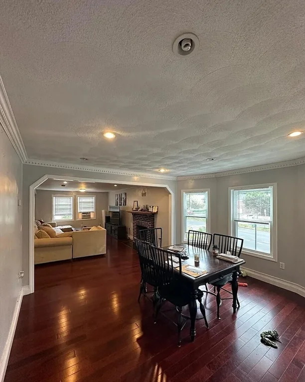 3 bed, 1 bath apartment for rent at 73 Almont St Unit 2, Glenwood — photo 5 of 8