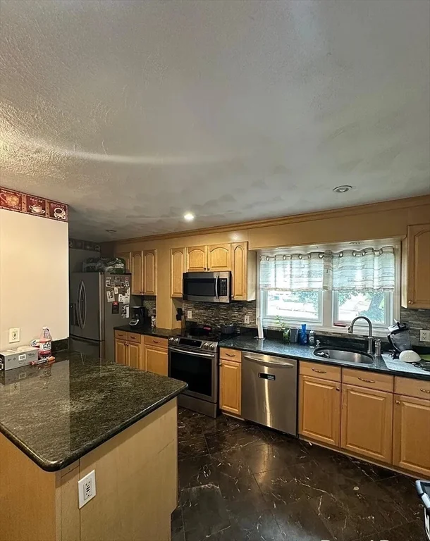 3 bed, 1 bath apartment for rent at 73 Almont St Unit 2, Glenwood — photo 2 of 8