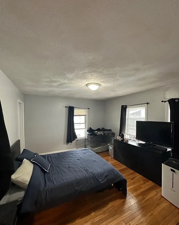3 bed, 1 bath apartment for rent at 73 Almont St Unit 2, Glenwood — photo 7 of 8