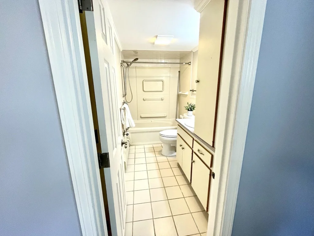 1 bed, 1 bath apartment for rent at 73 Benefit Unit B, Mansfield — photo 15 of 23