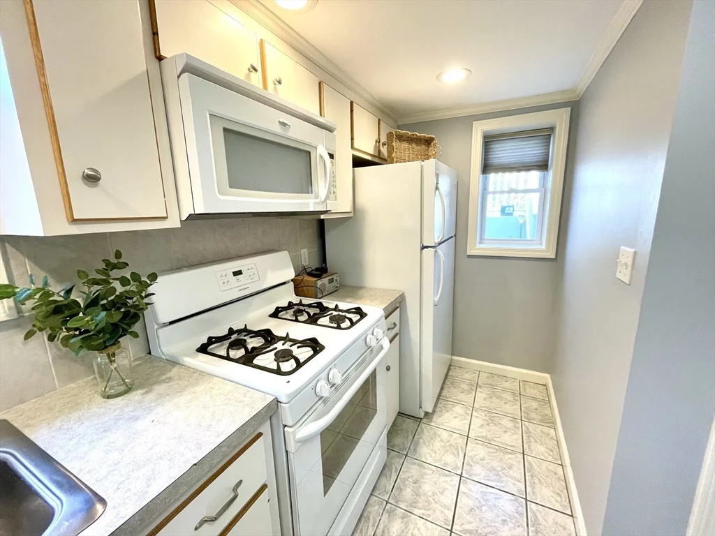 1 bed, 1 bath apartment for rent at 73 Benefit Unit B, Mansfield — photo 6 of 23