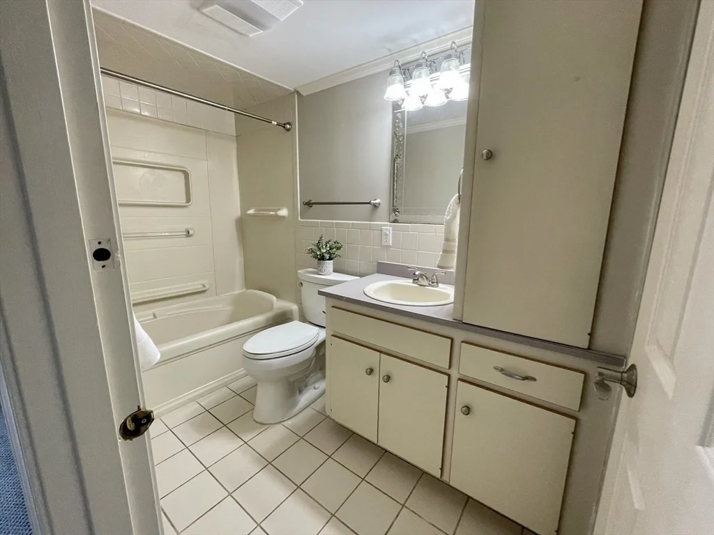 1 bed, 1 bath apartment for rent at 73 Benefit Unit B, Mansfield — photo 14 of 23