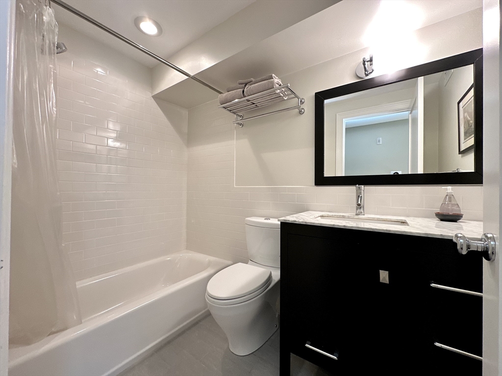 2 bed, 2 bath apartment for rent at 73 Broad St Unit 4, Boston Downtown — photo 11 of 14