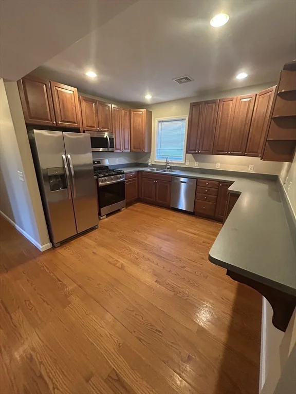3 bed, 1 bath apartment for rent at 73 Broadway Unit 3, Quincy — photo 2 of 16