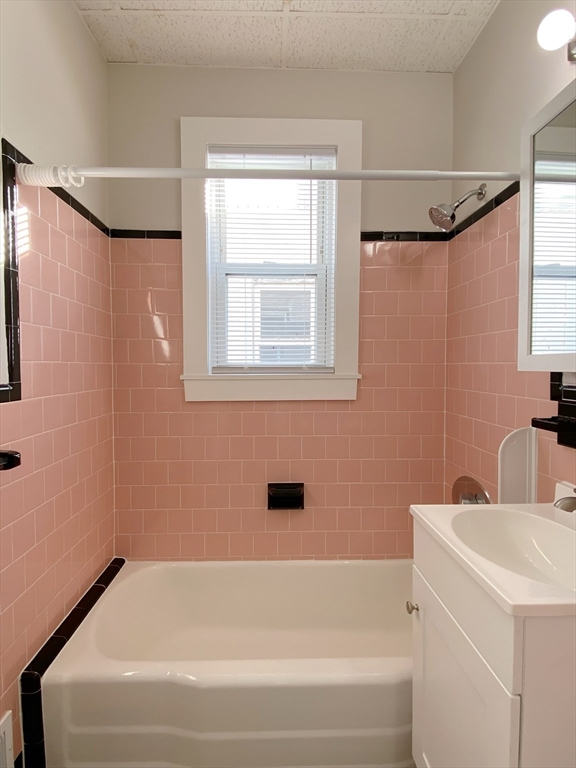 2 bed, 1 bath apartment for rent at 73 Campbell Ave Unit 3, Revere — photo 4 of 5