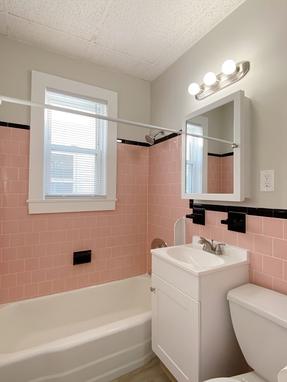 2 bed, 1 bath apartment for rent at 73 Campbell Ave Unit 3, Revere — photo 5 of 5