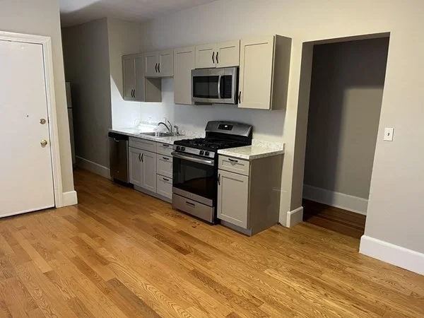 5 bed, 1 bath apartment for rent at 73 Charles St Unit 1, Dorchester