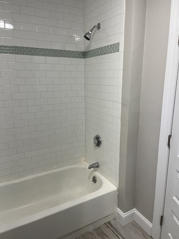 5 bed, 1 bath apartment for rent at 73 Charles St Unit 3, Dorchester — photo 7 of 7