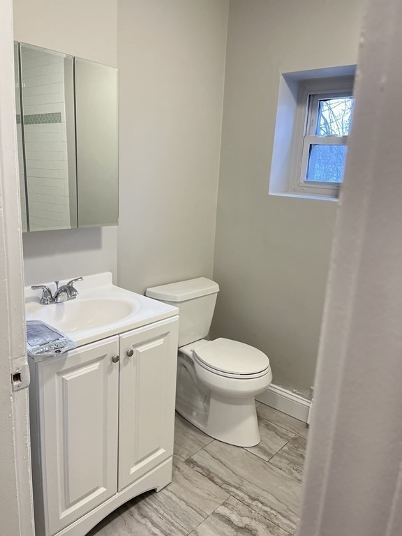 5 bed, 1 bath apartment for rent at 73 Charles St Unit 3, Dorchester — photo 6 of 7