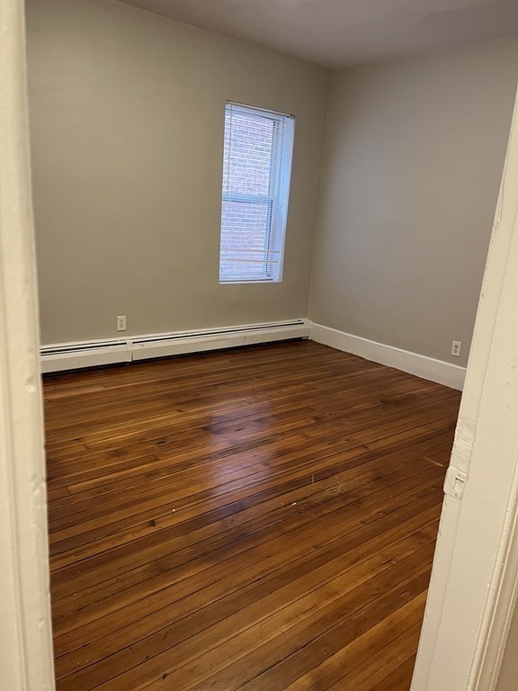 5 bed, 1 bath apartment for rent at 73 Charles St Unit 3, Dorchester — photo 3 of 7