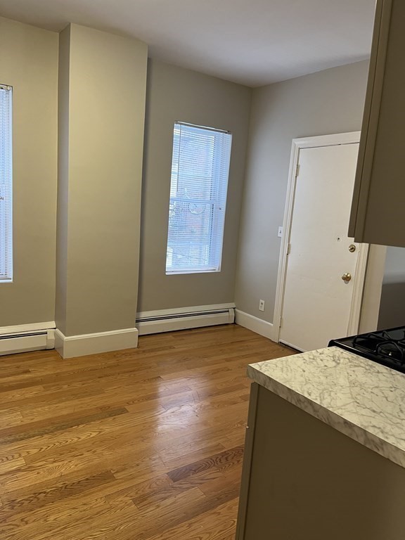 5 bed, 1 bath apartment for rent at 73 Charles St Unit 3, Dorchester — photo 5 of 7