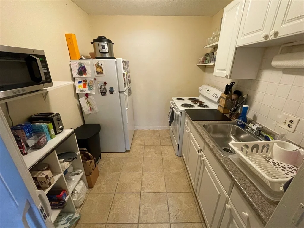 Studio bed, 1 bath apartment for rent at 73 Charlesbank Rd Unit 101, Newton Corner — photo 6 of 9
