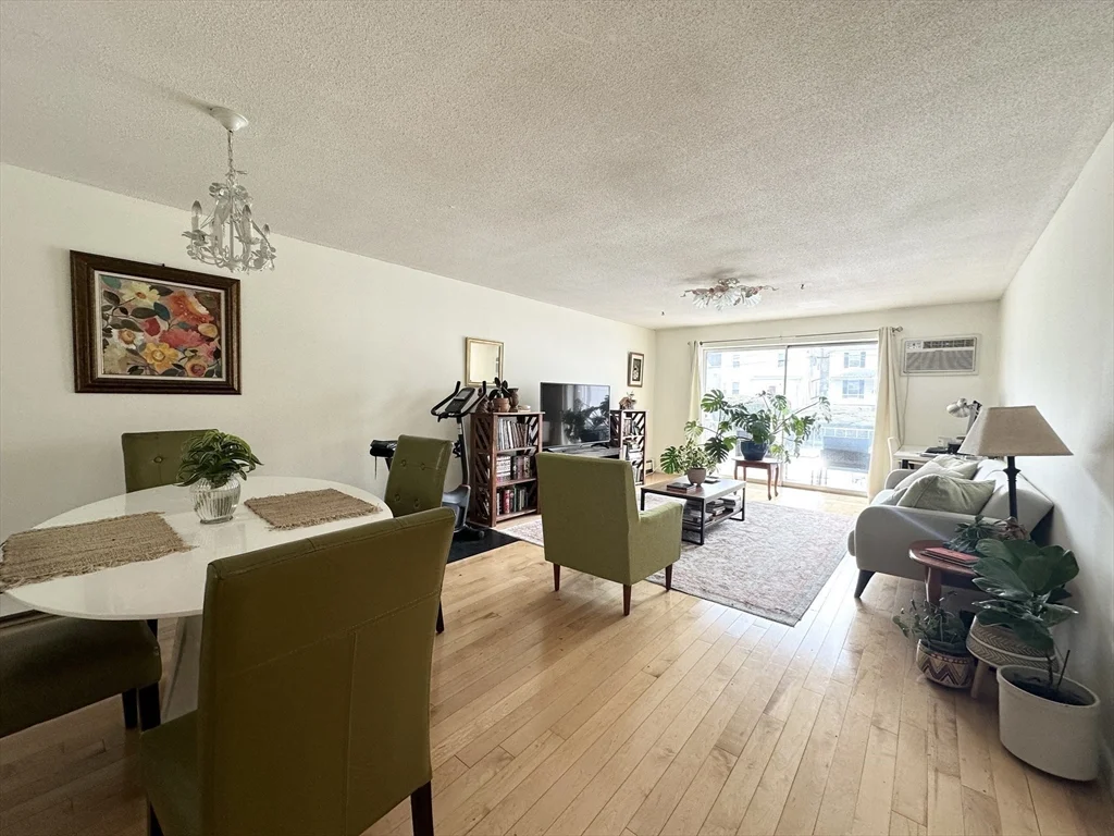 2 bed, 1 bath apartment for rent at 73 Charlesbank Rd Unit 205, Newton — photo 4 of 18