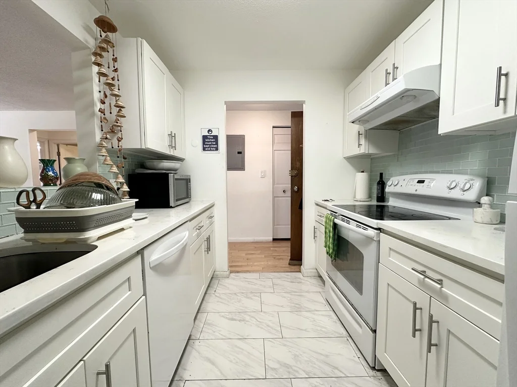 2 bed, 1 bath apartment for rent at 73 Charlesbank Rd Unit 205, Newton — photo 8 of 18