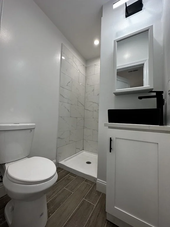 2 bed, 1 bath apartment for rent at 73 Chelsea Unit 1, East Boston — photo 9 of 12