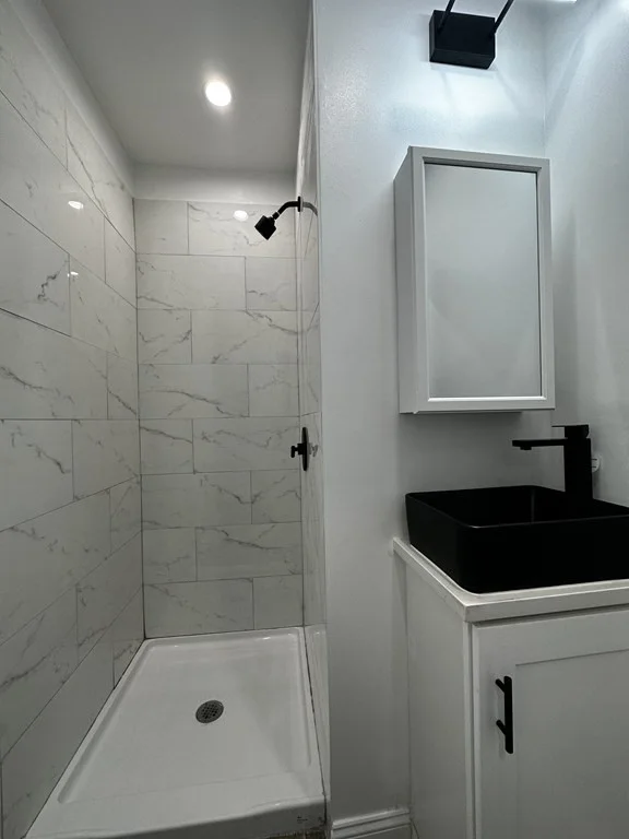 2 bed, 1 bath apartment for rent at 73 Chelsea Unit 1, East Boston — photo 10 of 12