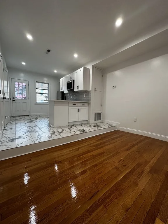 2 bed, 1 bath apartment for rent at 73 Chelsea Unit 1, East Boston — photo 5 of 12