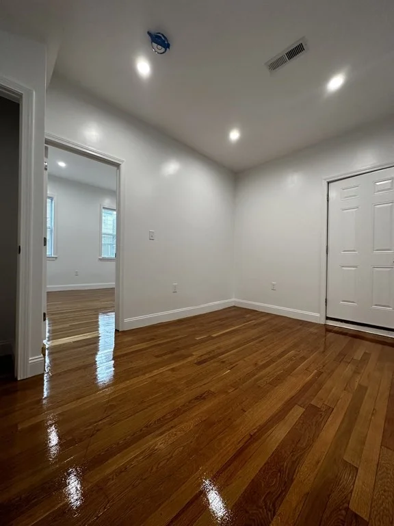 2 bed, 1 bath apartment for rent at 73 Chelsea Unit 1, East Boston — photo 3 of 12