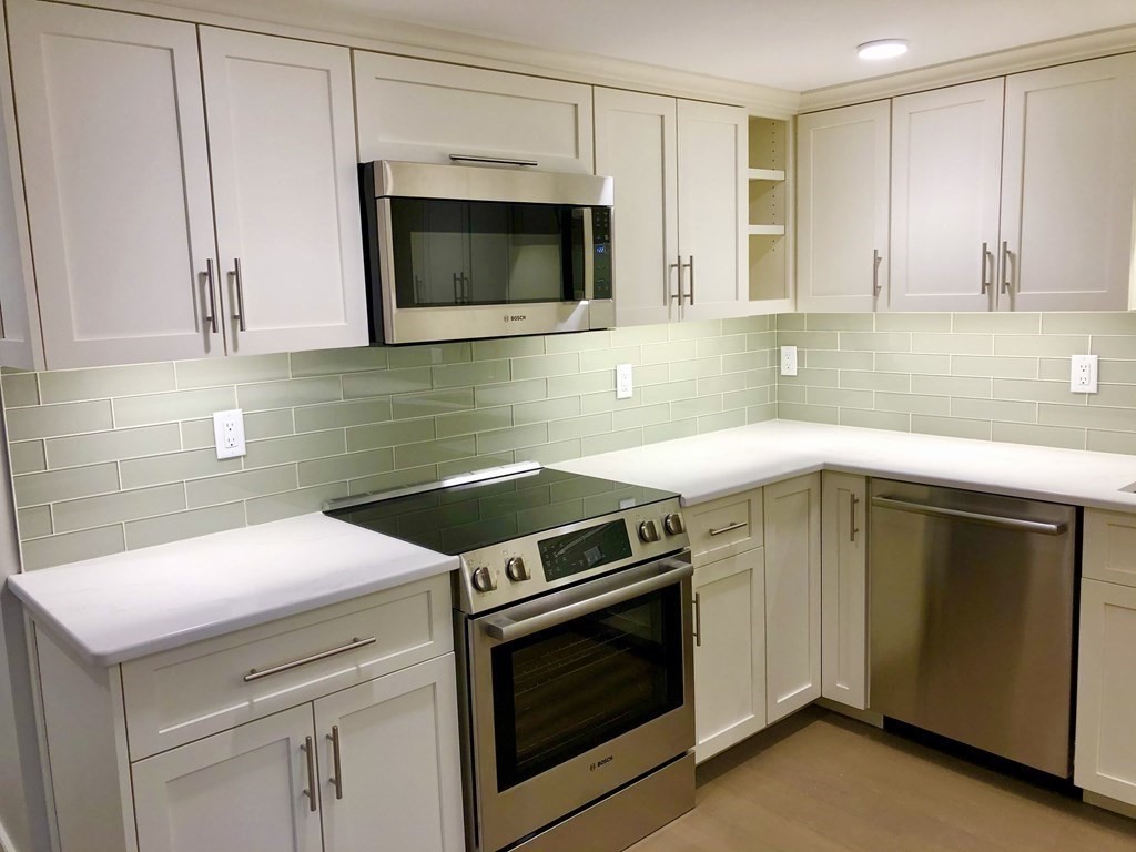 2 bed, 1 bath apartment for rent at 73 Chestnut St Unit A, Weston — photo 5 of 22