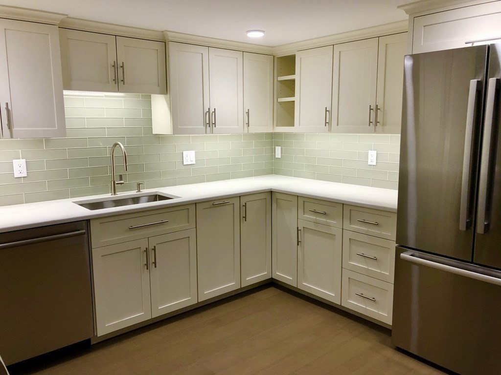 2 bed, 1 bath apartment for rent at 73 Chestnut St Unit A, Weston — photo 4 of 22