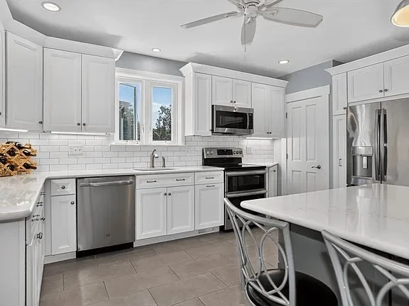 3 bed, 2 bath apartment for rent at 73 Commonwealth Ave Unit 1, Marlborough — photo 2 of 9