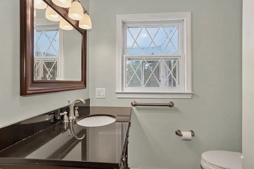 3 bed, 2 bath apartment for rent at 73 Commonwealth Ave Unit 1, Marlborough — photo 5 of 9