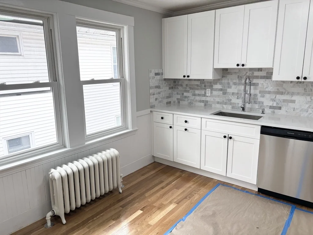 3 bed, 1 bath apartment for rent at 73 Dent St Unit 2, West Roxbury — photo 6 of 38