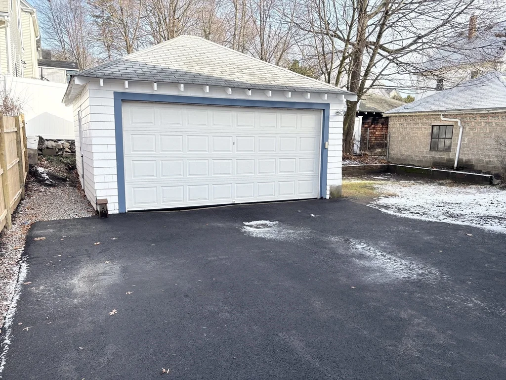 3 bed, 1 bath apartment for rent at 73 Dent St Unit 2, West Roxbury — photo 4 of 38