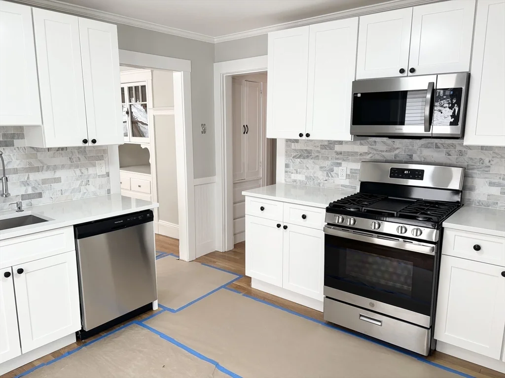 3 bed, 1 bath apartment for rent at 73 Dent St Unit 2, West Roxbury — photo 8 of 38