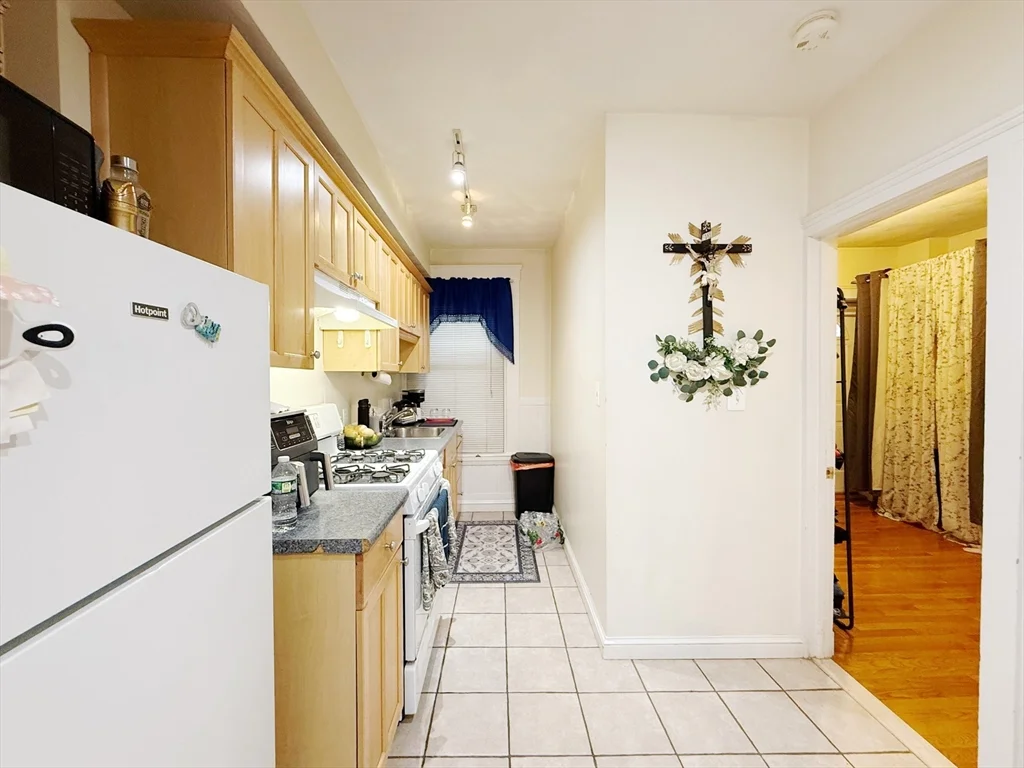 1 bed, 1 bath apartment for rent at 73 Divison St Unit 1, Chelsea