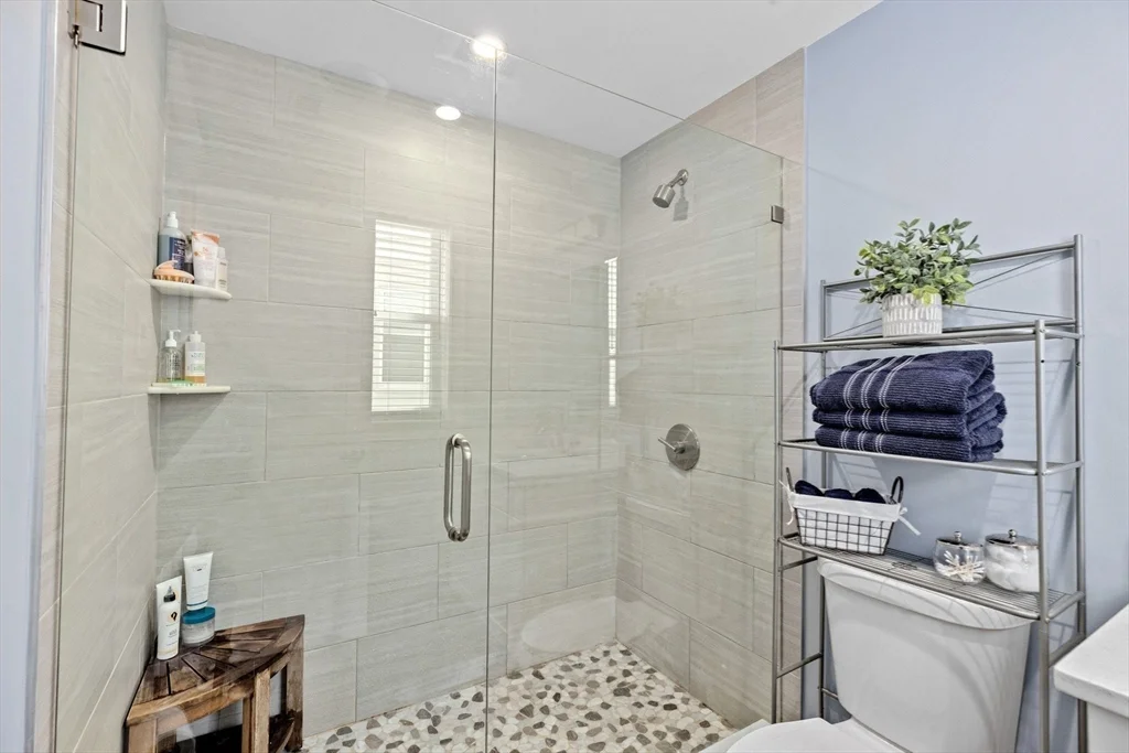 2 bed, 2 bath apartment for rent at 73 Dix St Unit 6, Dorchester — photo 17 of 31