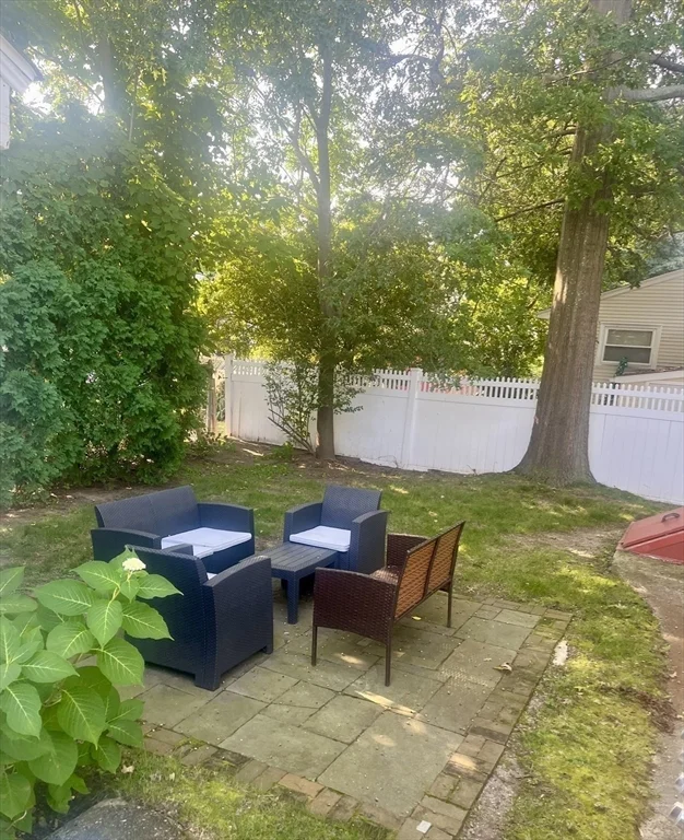 2 bed, 1 bath apartment for rent at 73 Edinboro Rd Unit 1, Quincy — photo 11 of 12