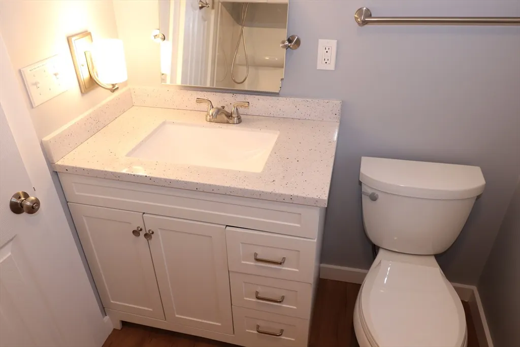 2 bed, 1 bath apartment for rent at 73 Everett St Unit 3, Middleboro — photo 6 of 17